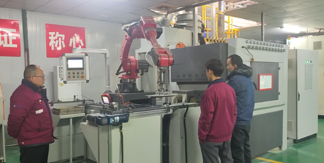 石柱自动喷砂机选型要点，看完少走弯路。